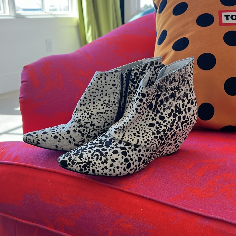 Matisse cowhide wedge booties